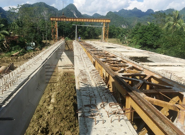 Hơn 130 tỷ đồng “nằm phơi” trên mặt sông - 2 Cây cầu bắc qua sông Mã, được UBND tỉnh Thanh Hóa phê duyệt đầu tư từ năm 2010.