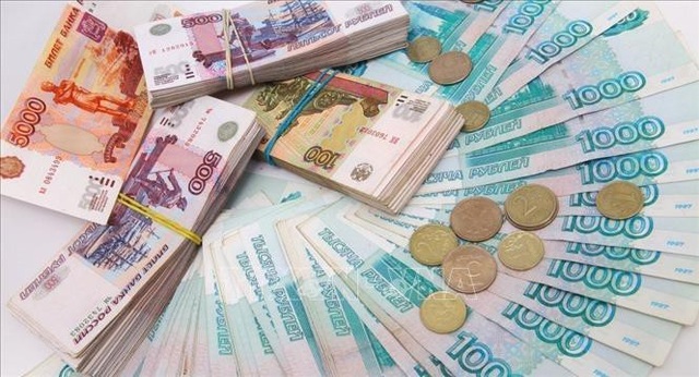 Chỉ 4,4% dân số Nga nhận mức lương 'hạnh phúc' - 1 Đồng ruble của Nga. Ảnh: Sputnik/TTXVN