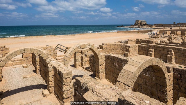 Hũ tiền vàng giấu kín suốt 900 năm mà không ai hay biết - 3 Thành phố Caesarea ở Israel nhiều lần bị xâm lược