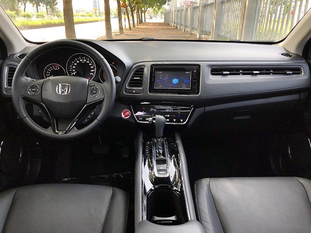 Honda HR-V 2018 - Lựa chọn lối riêng - 15
Bố trí khoang lái của Honda HR-V tại Việt Nam