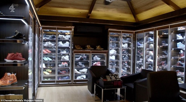 Thiếu gia Dubai với cuộc sống vương giả “không thể tưởng tượng” - 4 Bộ sưu tập giày sneakers hơn 200.000 đôi từ nhiều hãng danh tiếng của chàng trai 16 tuổi