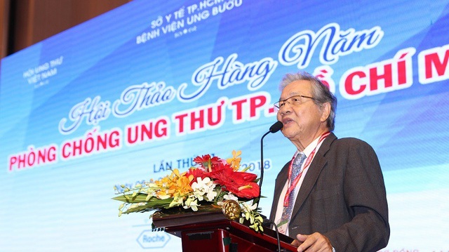 Nhiều kỹ thuật mới trong điều trị ung thư - 1 GS.BS Nguyễn Chấn Hùng, Chủ tịch Hội Ung thư Việt Nam phát biểu tại hội thảo