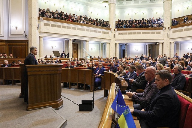 Ukraine "xé bỏ" hiệp ước hữu nghị với Nga - 1
Theo đề xuất của Tổng thống Petro Poroshenko, Ukraine sẽ chấm dứt Hiệp ước hữu nghị với Nga từ tháng 4/2019. (Ảnh minh họa: TASS)