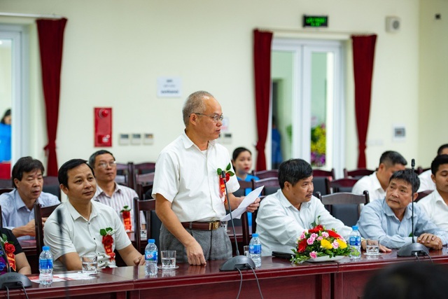 Hội nghị khách hàng EVN HANOI - Nơi lắng nghe và gắn kết - 2 Ông Bạch Đăng Chiến – Tổ trưởng tổ dân phố 2 - Ngọc Trực – Đại Mỗ - Nam Từ Liêm phát biểu tại Hội nghị