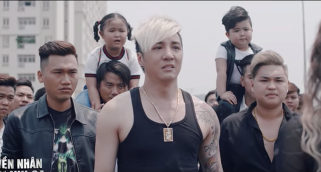 Lần đầu tiên video của Việt Nam lọt top 10 video gây sốt nhất thế giới năm 2018 - 1
Phim thể loại web-drama Người Trong Giang Hồ phần 6 của ca sĩ Lâm Chấn Khang đã nằm trong top 10 video nổi bật nhất thế giới 2018