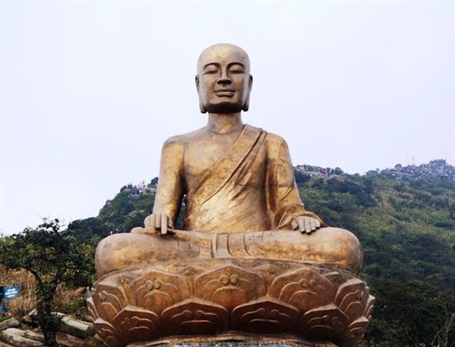 “Từ Hoàng cung triều Trần đến Thánh địa Trúc Lâm, hành trình từ bậc Quân vương đến đức Phật Hoàng” - 1 Tượng đức Vua, Phật hoàng Trần Nhân Tông tại Yên Tử.