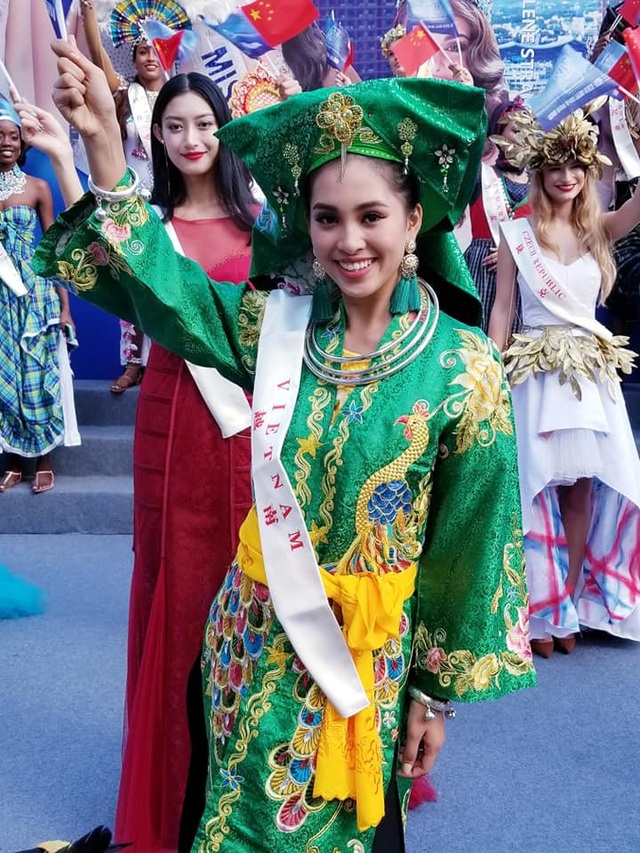 Tiểu Vy dừng chân ở top 30; Người đẹp Mexico đăng quang hoa hậu thế giới - 17
Tiểu Vy nỗ lực hết sức để quảng bá hình ảnh Việt Nam ra thế giới