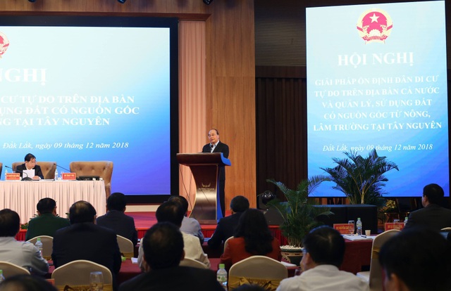 Thủ tướng chỉ đạo thu hồi đất nông, lâm trường sử dụng không hiệu quả - 1 Thủ tướng Nguyễn Xuân Phúc phát biểu chỉ đạo tại hội nghị