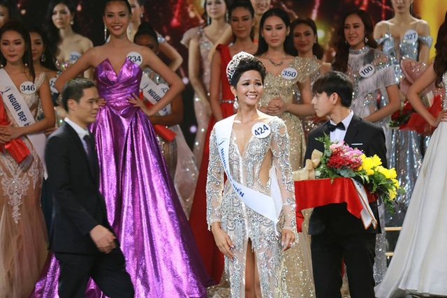 H’Hen Nie đăng quang Hoa hậu Hoàn vũ Việt Nam 2017 - 5 H’Hen Nie đăng quang Hoa hậu Hoàn vũ Việt Nam 2017 - 5