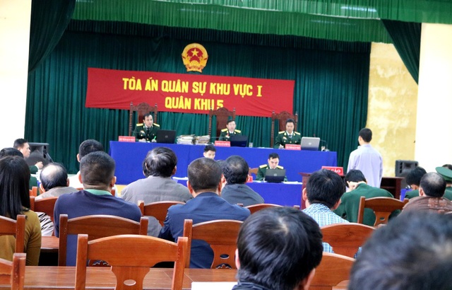 Nguyên Phó Đồn biên phòng bị đề nghị 30-42 tháng tù - 2 Quang cảnh Hội đồng xét xử