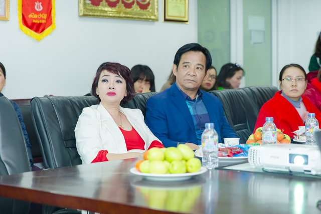 "Mẹ chồng" Lan Hương ám ảnh trước sự ra đi của người quen - 2 Nghệ sĩ Trà My và Quang tèo trong buổi họp báo giới thiệu về chương trình đạp xe hưởng ứng ngày thế giới phòng chống ung thư.