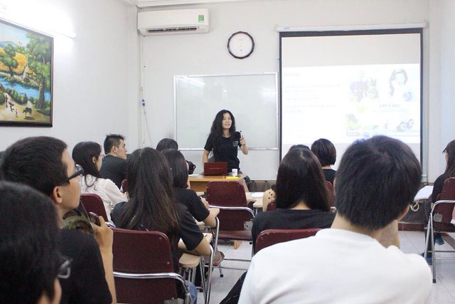 Cô gái Việt sống sót "thần kỳ" qua bão tuyết Nepal nhận học bổng toàn phần Mỹ - 4 Lình huấn luyện kĩ năng cho các tình nguyện viên của tổ chức phi lợi nhuận Volunteer House Vietnam (VHV) do cô sáng lập và điều hành.