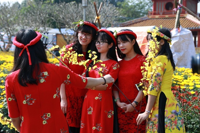 Du xuân những ngày giáp Tết Mậu Tuất 2018 - 4 Vui xuân