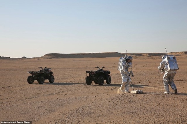 NASA mô phỏng con người sống trên Sao Hỏa ở sa mạc hơn 50 độ C - 2 NASA mô phỏng con người sống trên Sao Hỏa ở sa mạc hơn 50 độ C - 2