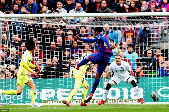 Hòa thất vọng, Barcelona bị Atletico thu hẹp khoảng cách - 2
Barcelona gặp bế tắc trước Getafe chơi phòng ngự khó chịu
