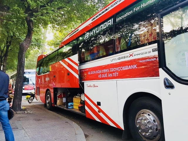 Techcombank năm thứ tư đưa cán bộ nhân viên về quê ăn Tết - 3 Techcombank năm thứ tư đưa cán bộ nhân viên về quê ăn Tết - 3