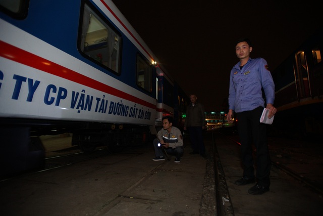 Chuyến tàu Thống Nhất cuối cùng rời ga Hà Nội trong đêm giao thừa - 7 Chuyến tàu SE3 từ Hà Nội đi TPHCM trong đêm giao thừa
