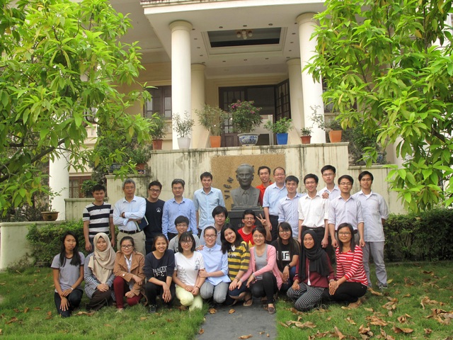 
Trường Toán học Đông Nam Á về Giải tích và Hình học phức tại Viện Toán học năm 2017.

