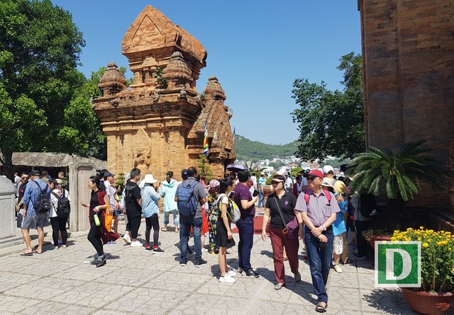 Về Nha Trang thăm Tháp bà, xem múa Chăm ngày Tết Mậu Tuất - 7 Về Nha Trang thăm Tháp bà, xem múa Chăm ngày Tết Mậu Tuất - 7