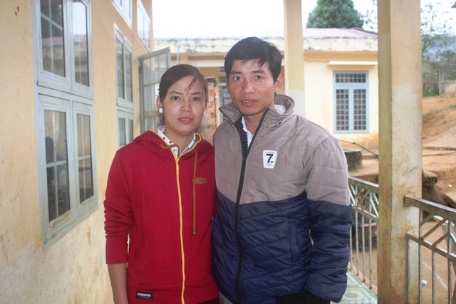 Những “ngôi nhà nhỏ” gieo chữ nơi cổng trời - 1
Gia đình thầy Hạnh và cô Diệu chung một lời thề “cắm bản, gieo chữ”.