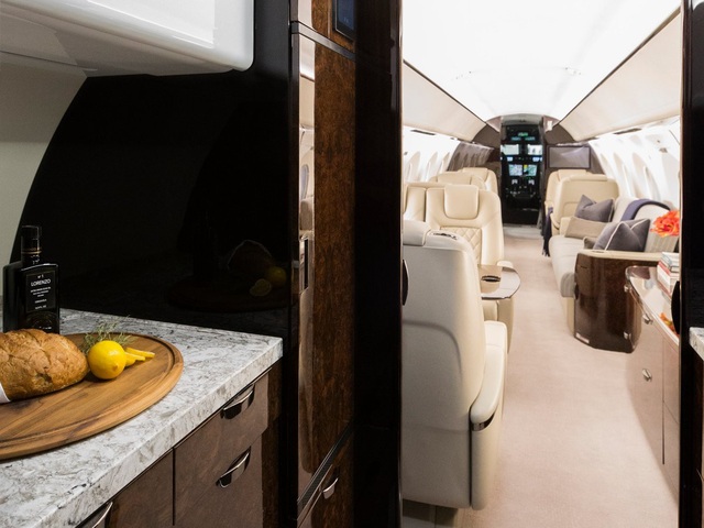 Máy bay G500 có nội thất sang trọng với ghế ngồi được thiết kế để đáp ứng nhu cầu của khách hàng. (Ảnh: Gulfstream)