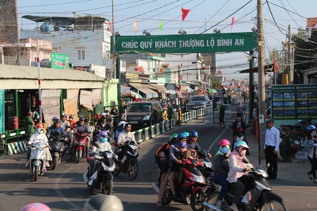 Bến xe miền Đông, phà Cát Lái thông thoáng chiều Mùng 5 Tết - 10 Bến phà Cát Lái không còn cảnh xe xếp hàng dài chờ phà về TPHCM