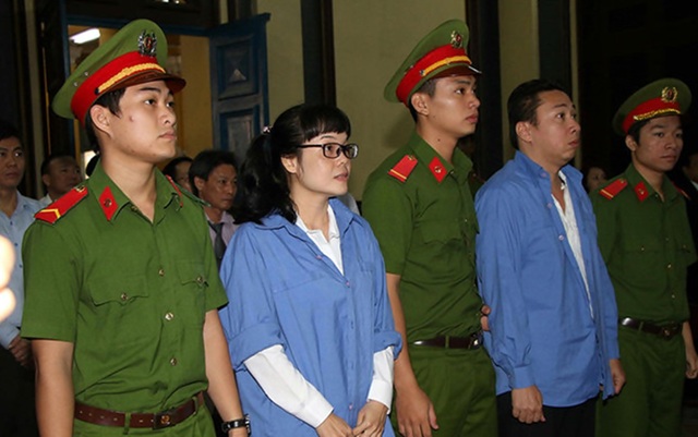 Bị án Huyền Như cùng Anh Tuấn tiếp tục hầu tòa tại phiên tòa này với tư cách người có quyền lợi nghĩa vụ liên quan.