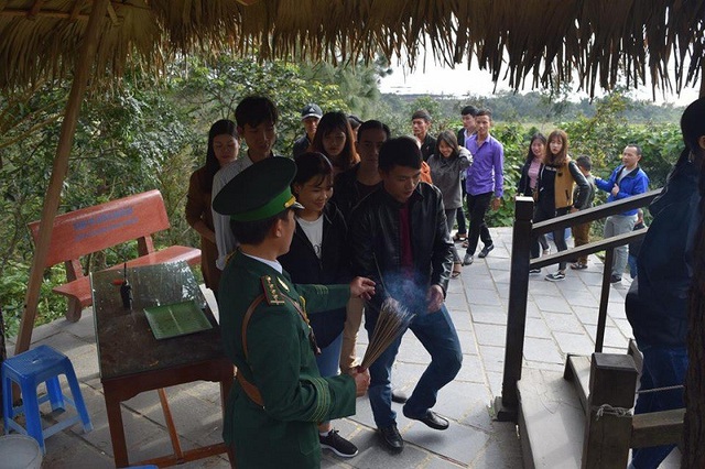 Gần 4,7 vạn người viếng mộ Đại tướng Võ Nguyên Giáp dịp Tết Nguyên đán - 1 Gần 4,7 vạn người viếng mộ Đại tướng Võ Nguyên Giáp dịp Tết Nguyên đán - 1