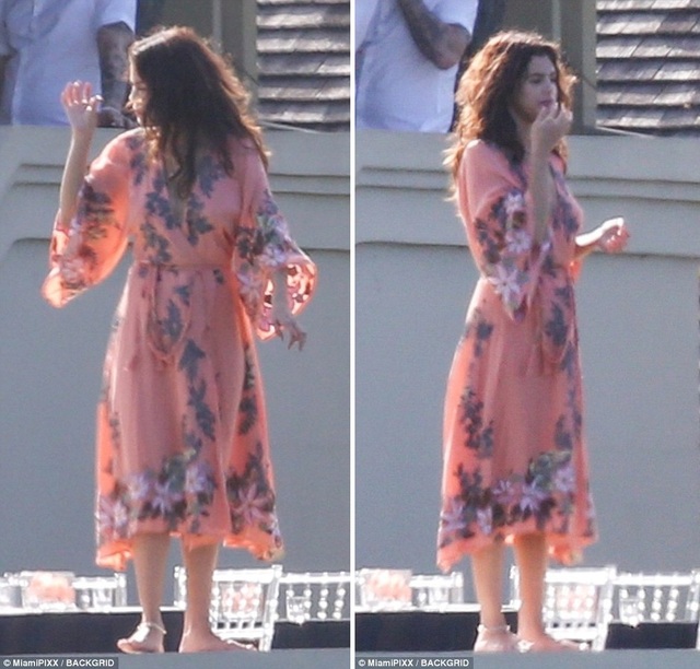 Selena Gomez đẹp rạng ngời trong đám cưới của cha ruột Justin Bieber - 16 Selena Gomez đẹp rạng ngời trong đám cưới của cha ruột Justin Bieber - 16
