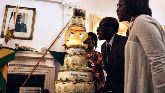 Cựu Tổng thống Zimbabwe nuối tiếc tiệc sinh nhật "quốc dân" - 1
Sinh nhật của cựu Tổng thống Zimbabwe Robert Mugabe không còn ồn ào như trước kia. (Ảnh: Getty)