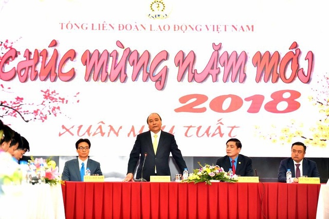 Thủ tướng Nguyễn Xuân Phúc sắp đối thoại với công nhân lao động khu vực phía Bắc - 1
Thủ tướng Nguyễn Xuân Phúc phát biểu tại buổi làm việc với Tổng Liên đoàn lao động VN.