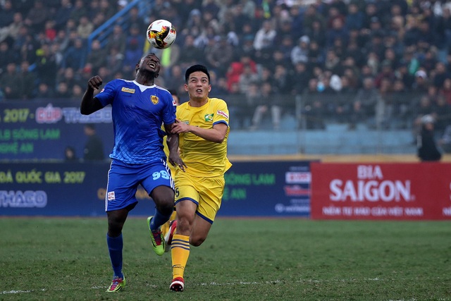 Tín hiệu vui từ lượng khán giả đến sân tại V-League 2018 - 1 Khá đông người hâm mộ đến sân theo dõi trận tranh Siêu cúp (ảnh: Gia Hưng)