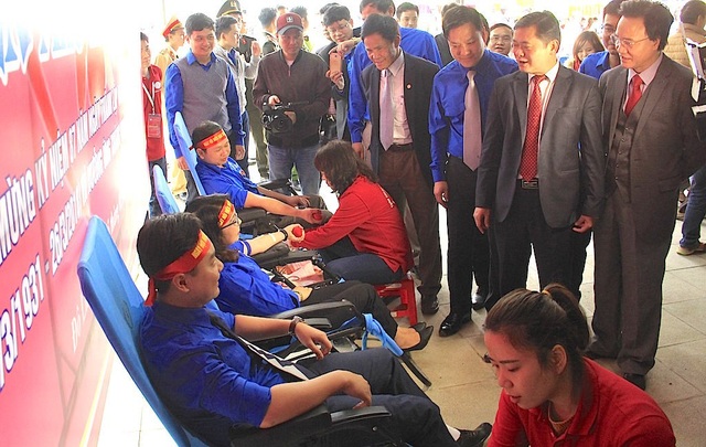 Đoàn viên thanh niên luôn bùng cháy ngọn lửa đam mê, nhiệt huyết của tuổi trẻ - 7 Chương trình hiến máu tình nguyện thu được 353 đơn vị máu.