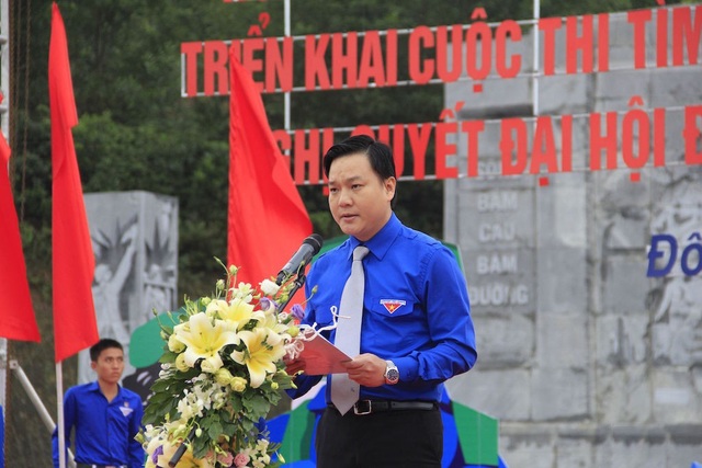 Đoàn viên thanh niên luôn bùng cháy ngọn lửa đam mê, nhiệt huyết của tuổi trẻ - 1
Anh Phạm Tuấn Vinh - UVBTV Trung ương Đoàn, Bí thư Tỉnh đoàn phát biểu khởi động tháng Thanh niên.