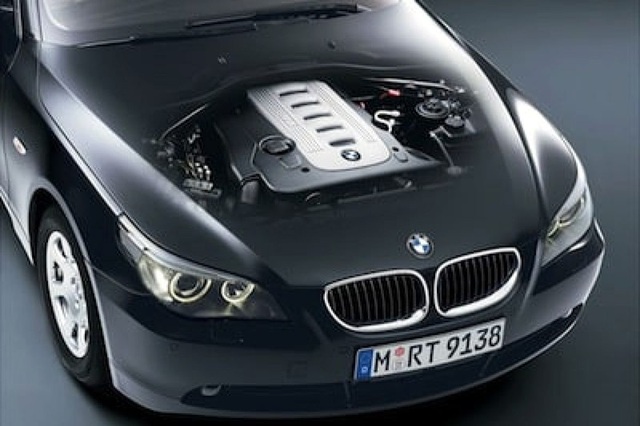 BMW triệu hồi gần 12.000 chiếc 5-series và 7-series - 1 BMW triệu hồi gần 12.000 chiếc 5-series và 7-series - 1