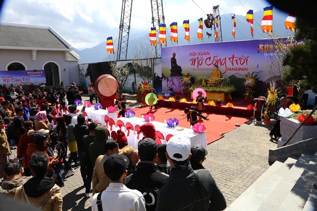 Tây Bắc có thêm Hội xuân Mở Cổng Trời Fansipan đặc sắc - 8 Tây Bắc có thêm Hội xuân Mở Cổng Trời Fansipan đặc sắc - 8