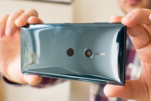 Sony ra smartphone cao cấp với thiết kế hoàn toàn mới tại MWC 2018 - 6 Sony vẫn chỉ dùng một camera, thay vì 2 camera như nhiều smartphone cao cấp
