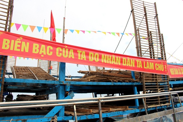 Ngư dân ra quân, thẳng tiến ngư trường Hoàng Sa - 3 Ngư dân ra quân, thẳng tiến ngư trường Hoàng Sa - 3