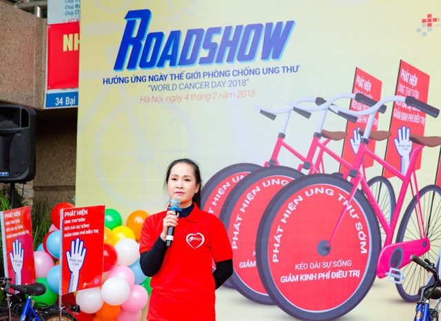 NSND Lan Hương, Trà My đạp xe truyền thông điệp về ung thư - 3