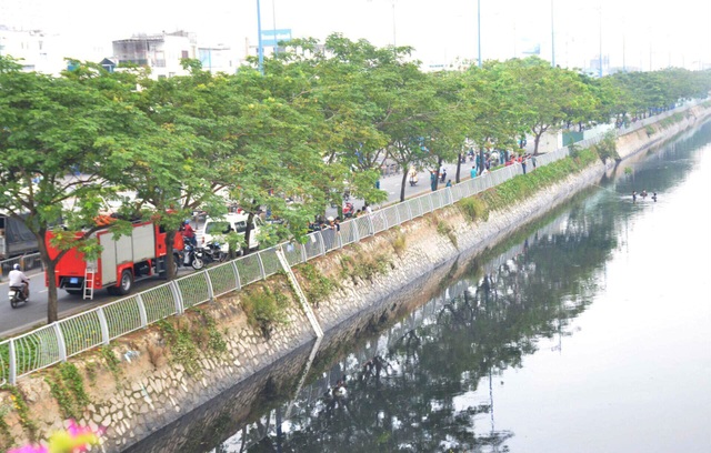 Nghi bị rượt đuổi, nam thanh niên nhảy kênh Tàu Hủ mất tích - 1 Con kênh Tàu Hủ nơi nam thanh niên nhảy xuống và mất tích