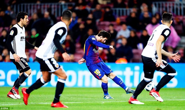 Barcelona “vượt ải” Valencia để tiến vào chung kết Cúp Nhà vua? - 2
Lionel Messi luôn có duyên ghi bàn khi đối đầu Valencia