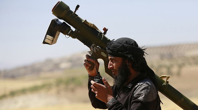 Đặc nhiệm Syria truy tìm nguồn gốc tên lửa bắn rơi Su-25 của Nga - 1 Tên lửa phòng không vác vai MANPAD. (Ảnh minh họa: Sopref)