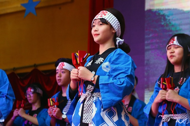 Học sinh Hà thành nhảy yosakoi trên nền nhạc Việt - 2
Nụ cười tươi tắn của các vũ công tuổi học trò