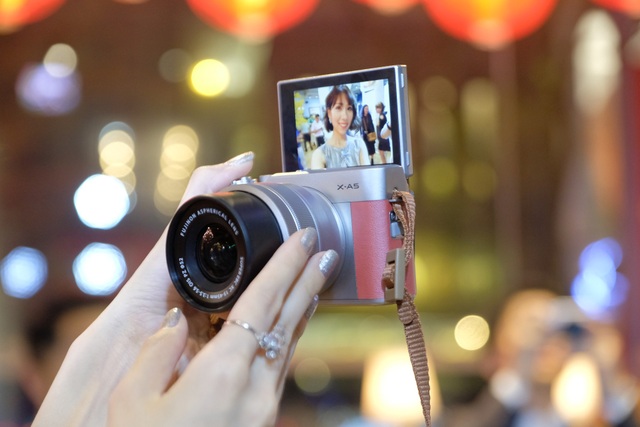 Fujifilm giới thiệu máy ảnh Mirrorless thời trang giá rẻ, nhỏ gọn - 4 Fujifilm giới thiệu máy ảnh Mirrorless thời trang giá rẻ, nhỏ gọn - 4
