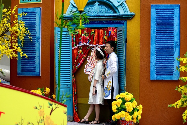 Thiếu nữ Sài Gòn thướt tha tà áo dài xuống phố ông Đồ - 4 Tạo hình những ngôi nhà xưa cũ giúp các bạn trẻ tự tin sống ảo.