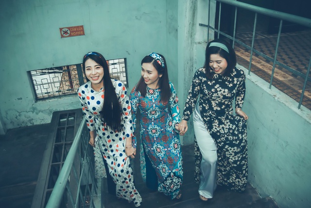 Rộ trào lưu chụp ảnh Tết với "áo dài cô Ba" - 4 Rộ trào lưu chụp ảnh Tết với "áo dài cô Ba" - 4