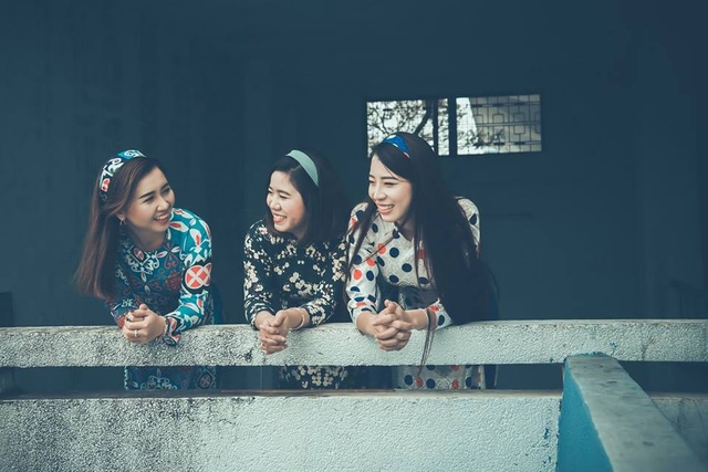 Rộ trào lưu chụp ảnh Tết với "áo dài cô Ba" - 8 Rộ trào lưu chụp ảnh Tết với "áo dài cô Ba" - 8