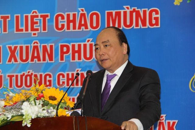 Thủ tướng thăm, tặng quà Tết đồng bào các dân tộc tỉnh Đắk Lắk - 1
Thủ tướng Nguyễn Xuân Phúc chúc Tết đồng bào các dân tộc Đắk Lắk