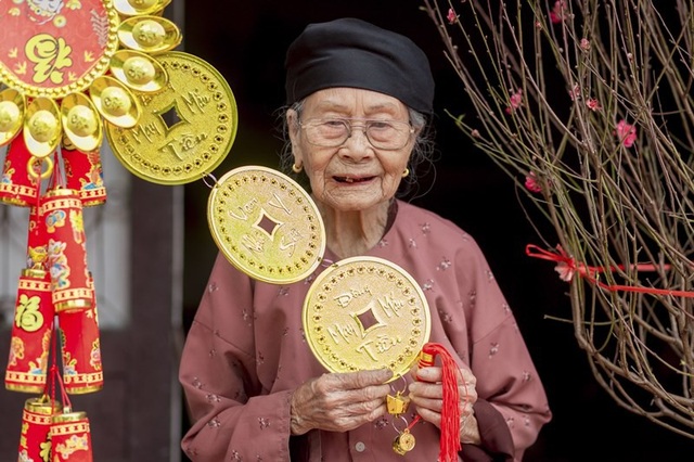 Ấm áp bộ ảnh Tết của cụ bà 100 tuổi ở Thái Nguyên - 7 Ấm áp bộ ảnh Tết của cụ bà 100 tuổi ở Thái Nguyên - 7