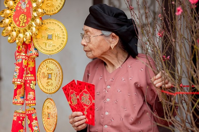 Ấm áp bộ ảnh Tết của cụ bà 100 tuổi ở Thái Nguyên - 8 Ấm áp bộ ảnh Tết của cụ bà 100 tuổi ở Thái Nguyên - 8